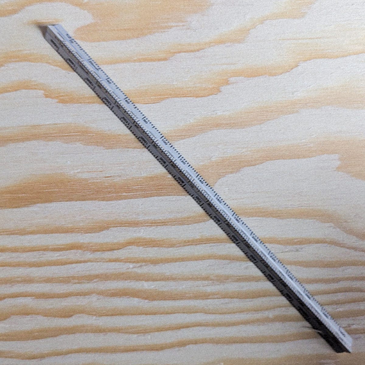 Alumicolor - Metal Pocket Tri-Scale - Engineer Style - 6" Metric Ruler