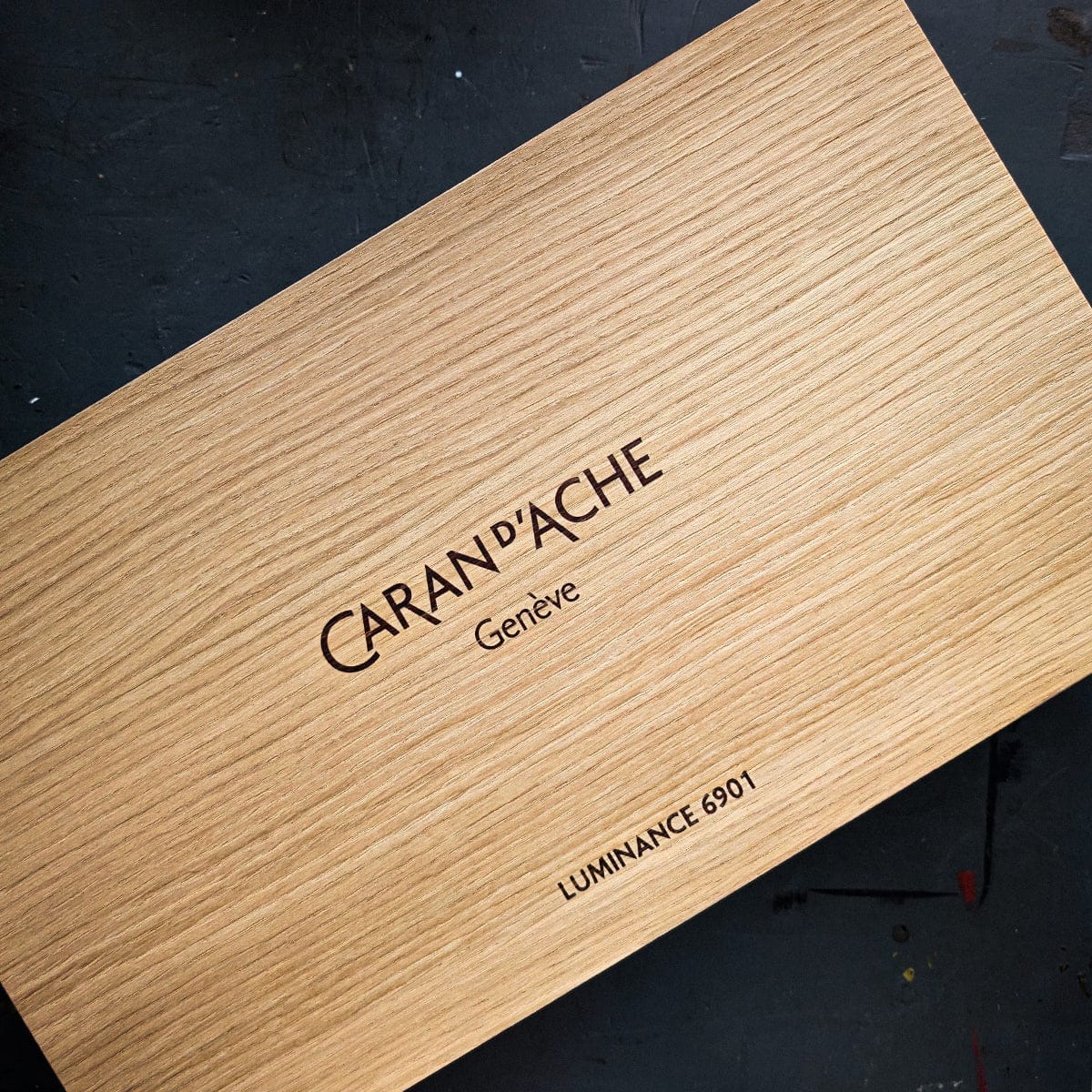 Caran d'Ache - Luminance 6901 - Set of 100 Colour Pencils in a Wooden Storage Case - Image 2