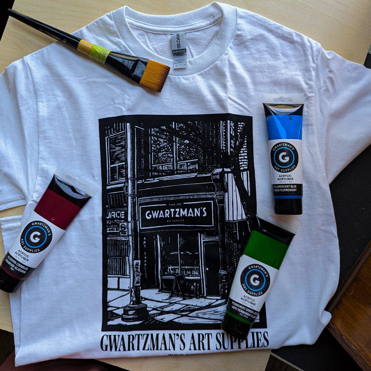 Gwartzman's Graphic Tee - Contemporary Storefront Design
