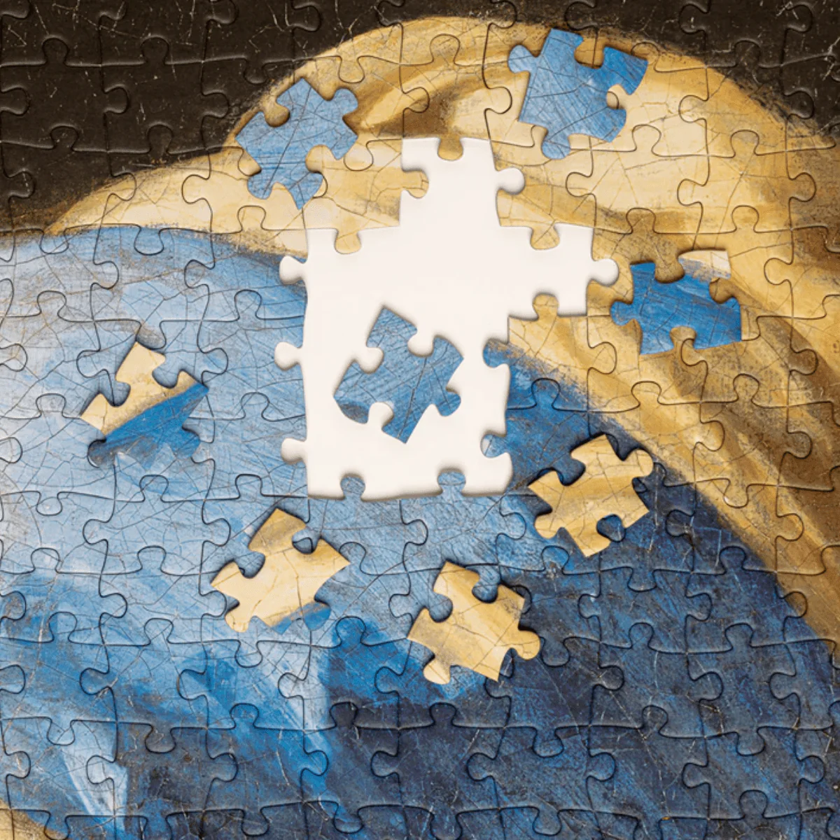 Johannes Vermeer's Girl with a Pearl Earring - 1,000 Piece Jigsaw Puzzle - Image 2