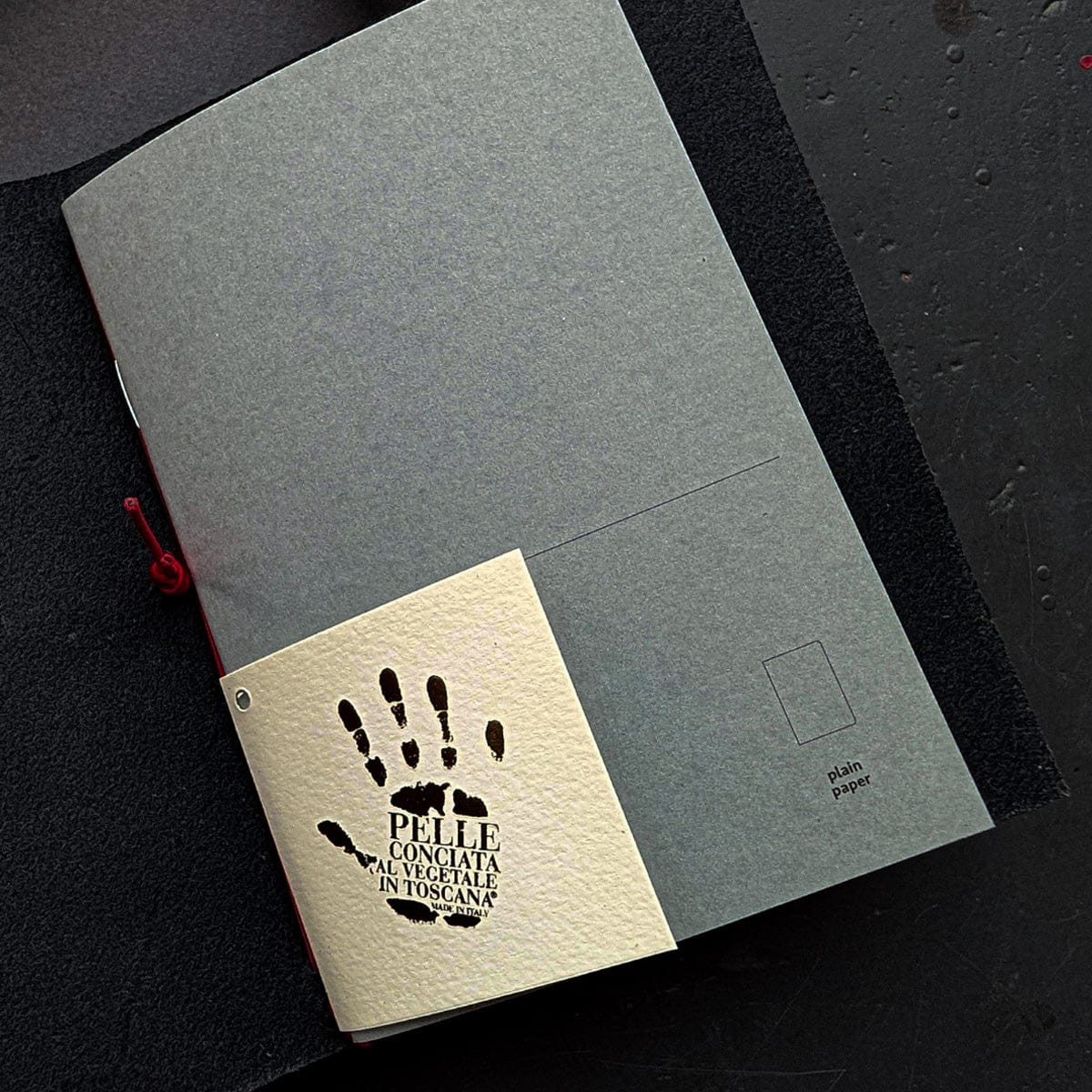 Paper Republic - Grand Voyageur - Pocket Leather Journal - Black - Image 2