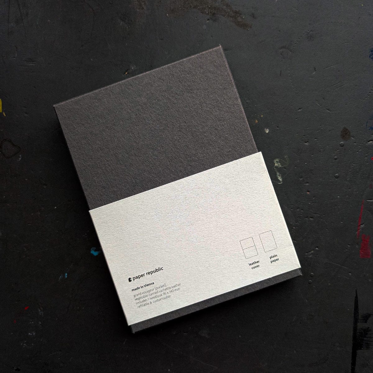 Paper Republic - Grand Voyageur - Pocket Leather Journal - Black - Image 3