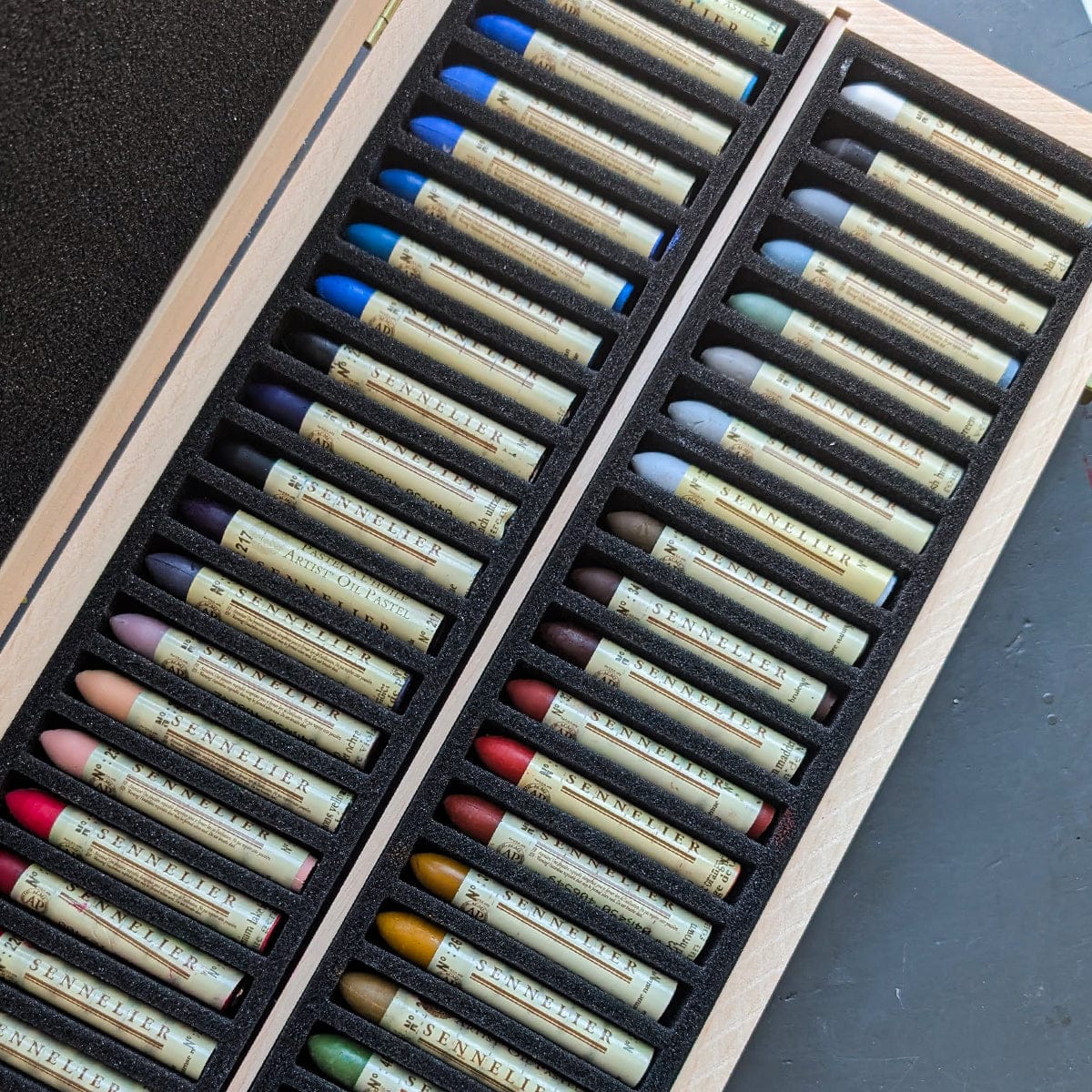 Sennelier - Oil Pastels - Wooden Box Set - 50 Colours - Image 3