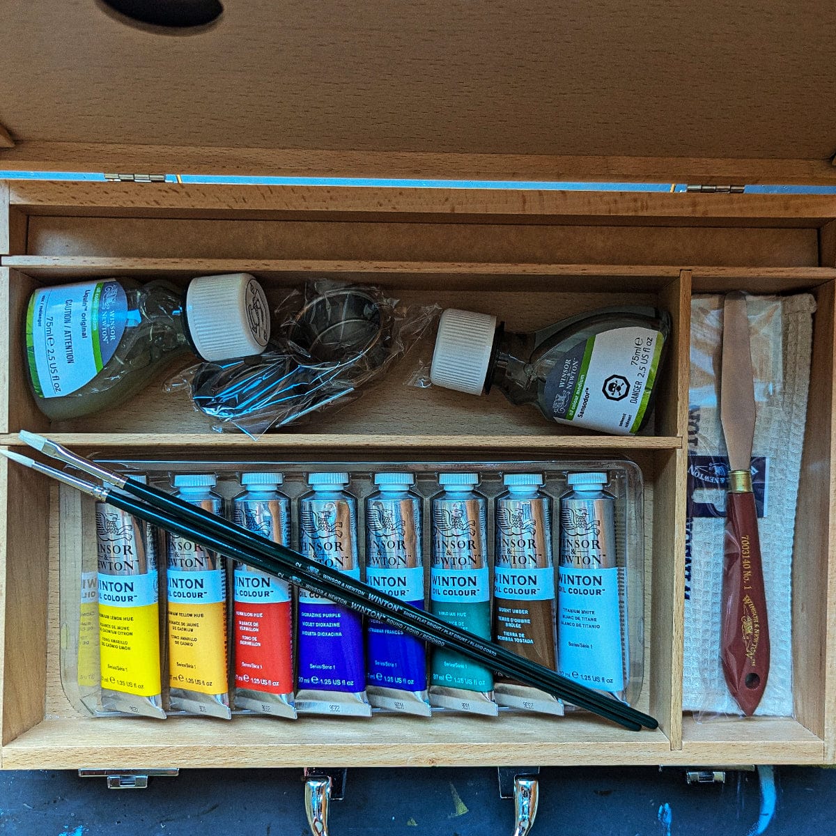 Winsor & Newton - Winton Oil Colour - Oil Essentials Gift Set - 16 Pieces - Image 2